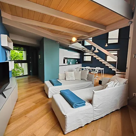 Casa Hollywood Centro, Mole Antonelliana * Turín